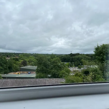 Second Floor Double En-suite * Harrogate