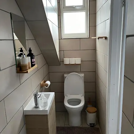 Second Floor Double En-suite Homestay Harrogate